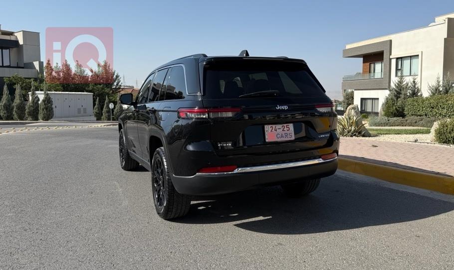 جیپ گراند شیرۆکی